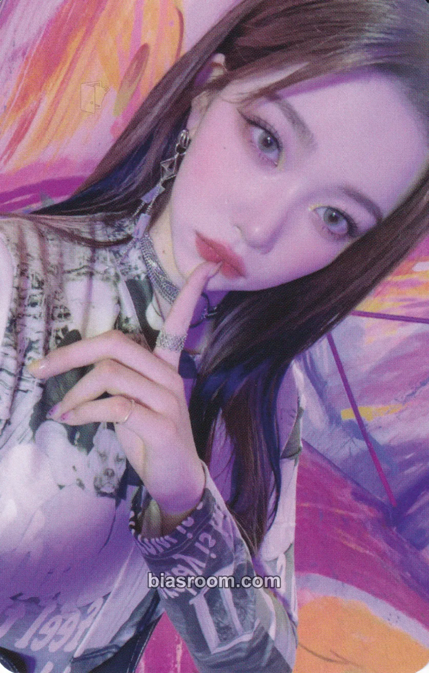 Tsuki The Collective Soul and Unconscious: Chapter One Photocard - Billlie - Billlie K-pop photocard