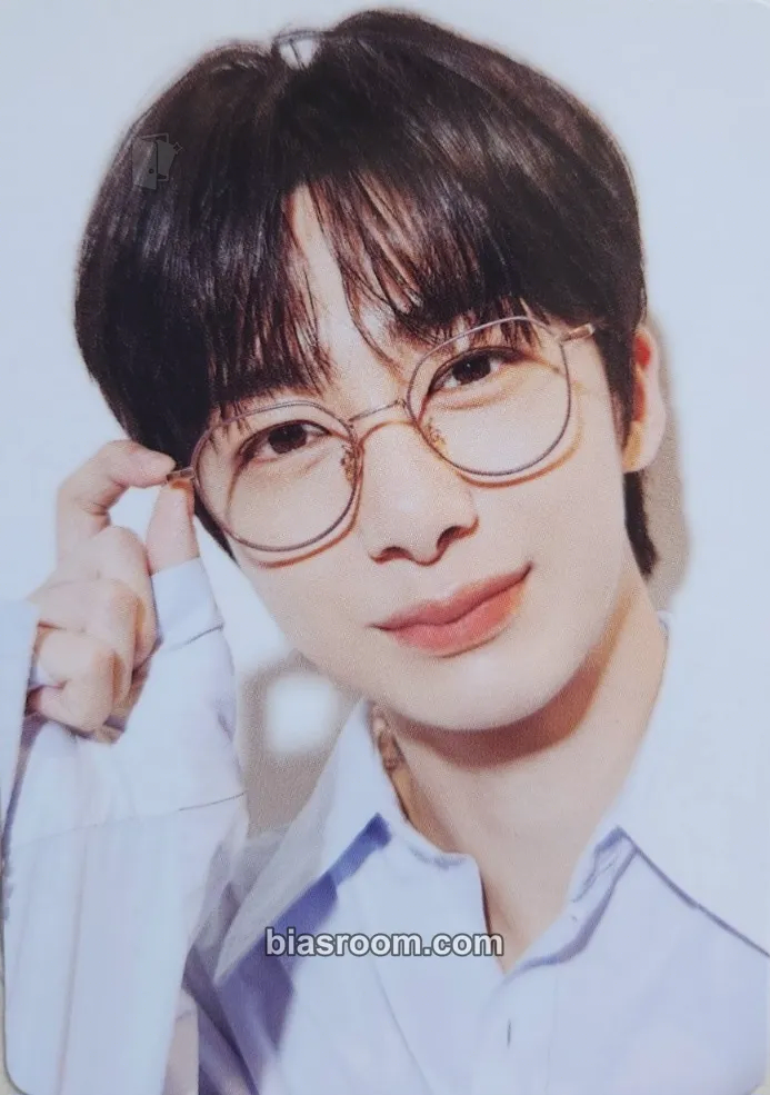 Hyungwon Hyungwon x Wellage Photocard - MONSTA X - MONSTA X K-pop photocard