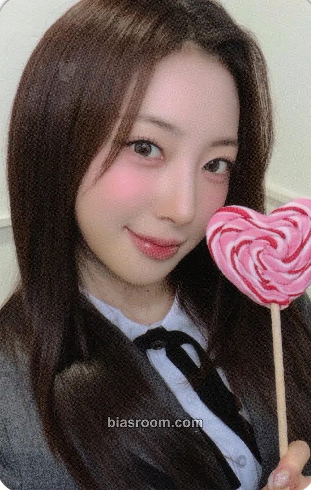 Riina Lovechapter Photocard - H1-KEY - H1-KEY K-pop photocard