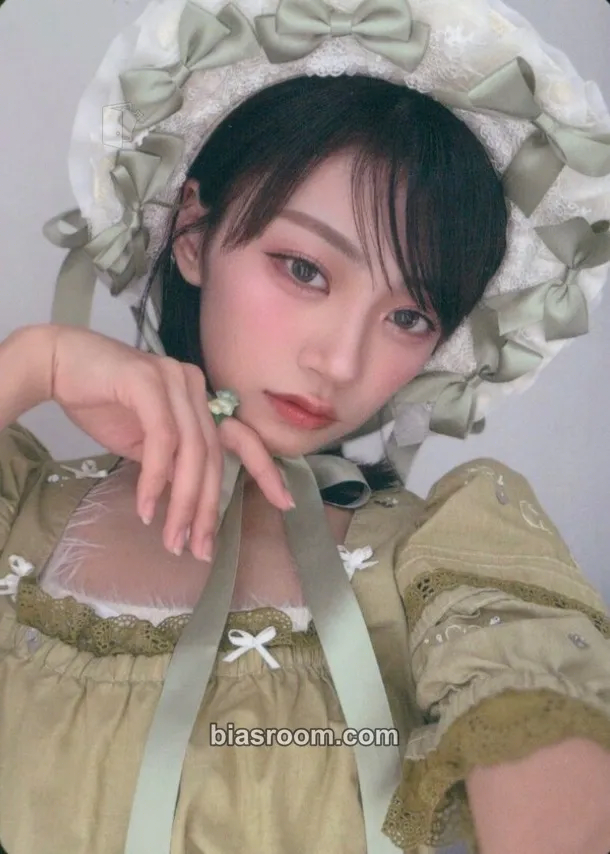 Kana Itakura lovers book by LARME Photocard - Cutie Street - Cutie Street K-pop photocard