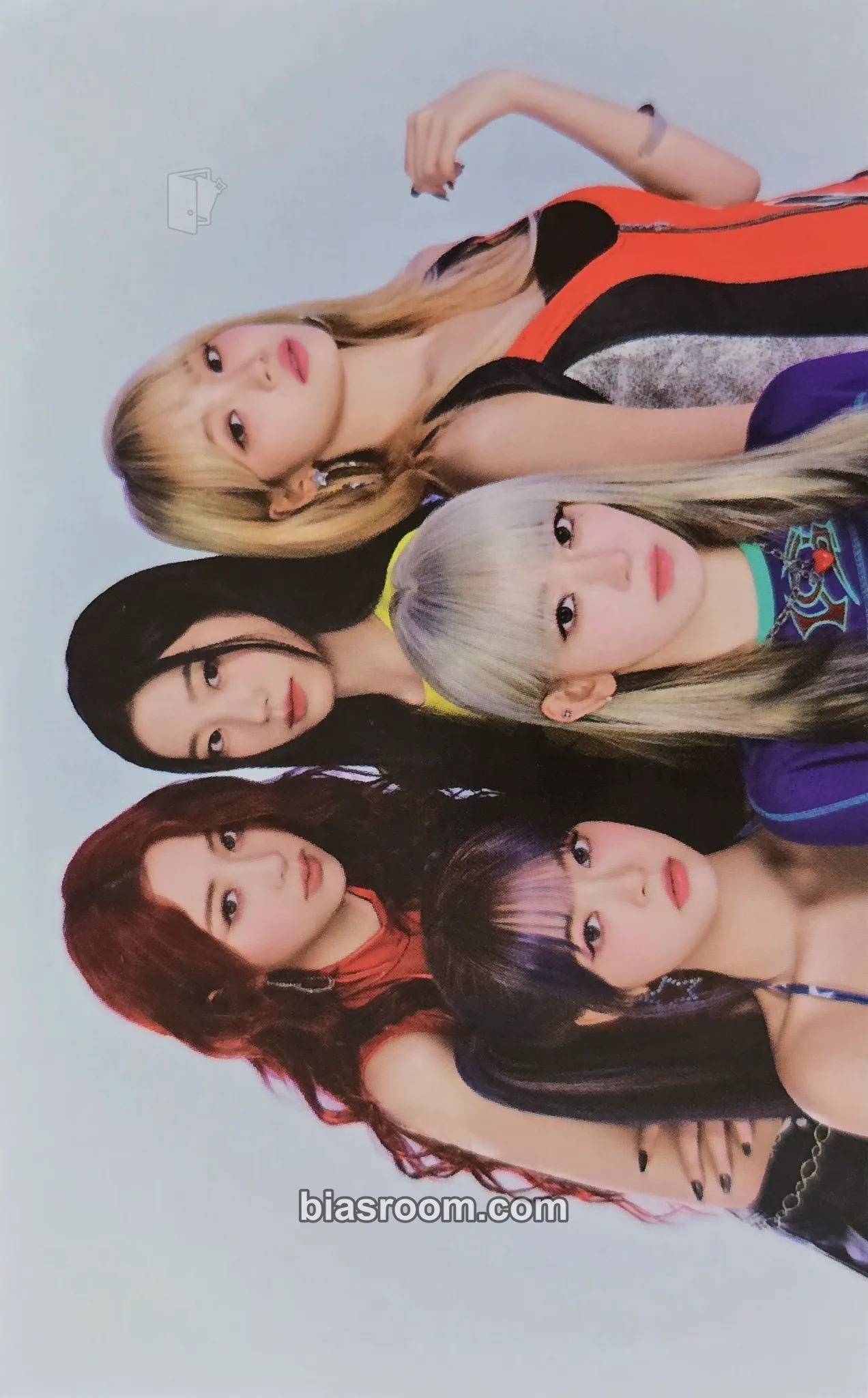 'Fearnada' 2024 S/S - Seoul Photocard - LE SSERAFIM - LE SSERAFIM K-pop photocard