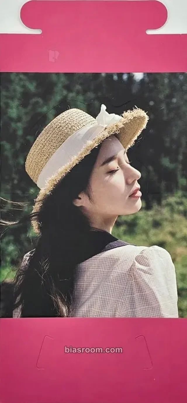 LOONA - HeeJin - 2020 Summer Package: LOONA Island Other standee pob (pre-order benefit) fanclub/membership