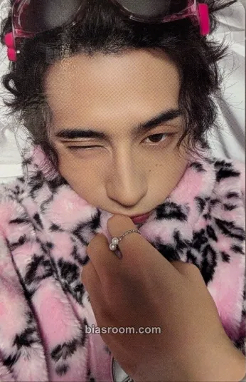 Hiroto The Winter Magic Photocard - INI - INI K-pop photocard