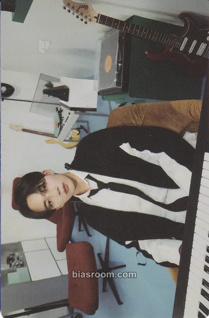 Jeonghan 17 IS RIGHT HERE Photocard - SEVENTEEN - SEVENTEEN K-pop photocard