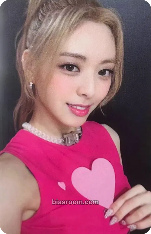 Yuna CHECKMATE Photocard - ITZY - ITZY K-pop photocard