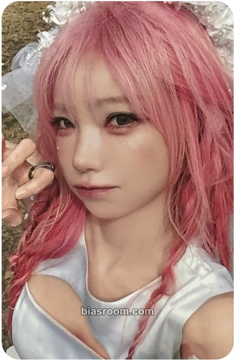 Magenta CEREMONY Photocard - QWER - QWER K-pop photocard