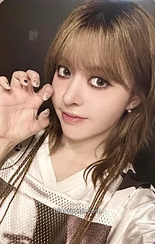 Lily Fe3O4: STICK OUT Photocard - NMIXX - NMIXX K-pop photocard