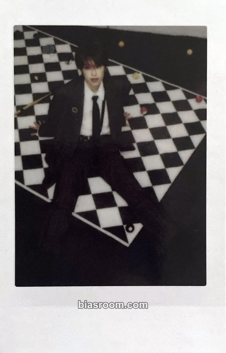 Gaon 2026 Season's Greetings - SUPER NORMAL Photocard - Xdinary Heroes - Xdinary Heroes K-pop photocard