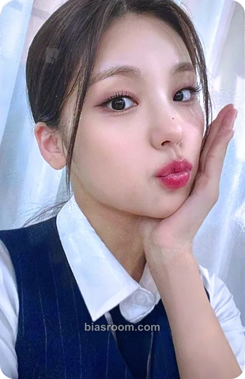 Yeji CHECKMATE Photocard - ITZY - ITZY K-pop photocard