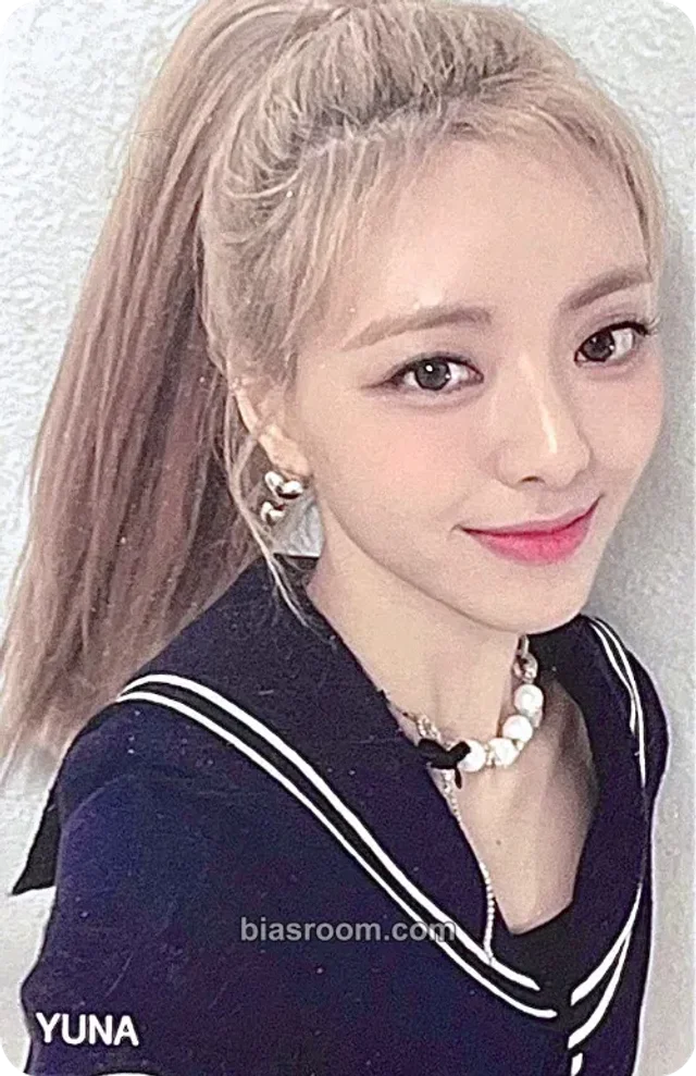 ITZY - Yuna - Shinhan JYP Fan's EDM Check Card Other brand collaboration edm shinhan card