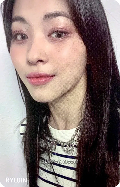 Ryujin Shinhan JYP Fan's EDM Check Card Photocard - ITZY - ITZY K-pop photocard