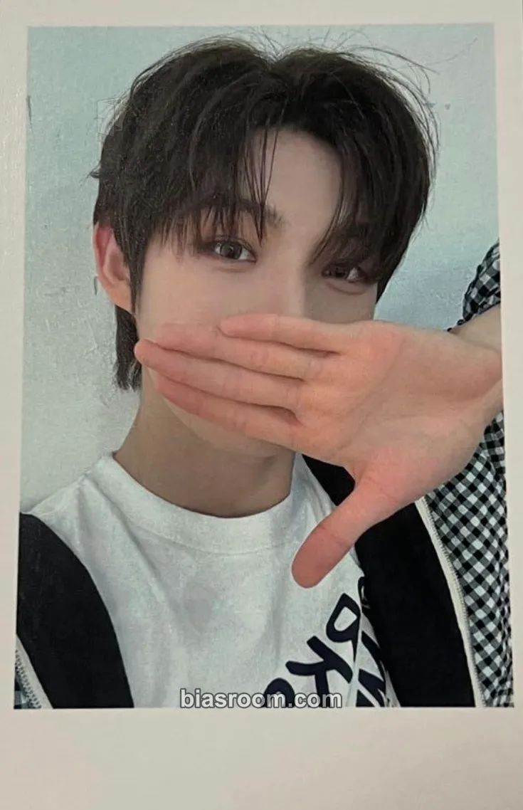 Kim HeeJu unevermet Photocard - idntt - idntt K-pop photocard
