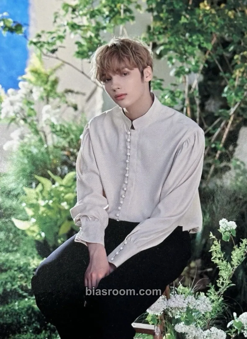 Huening Kai Act: Boy Photocard - TOMORROW X TOGETHER - TOMORROW X TOGETHER K-pop photocard
