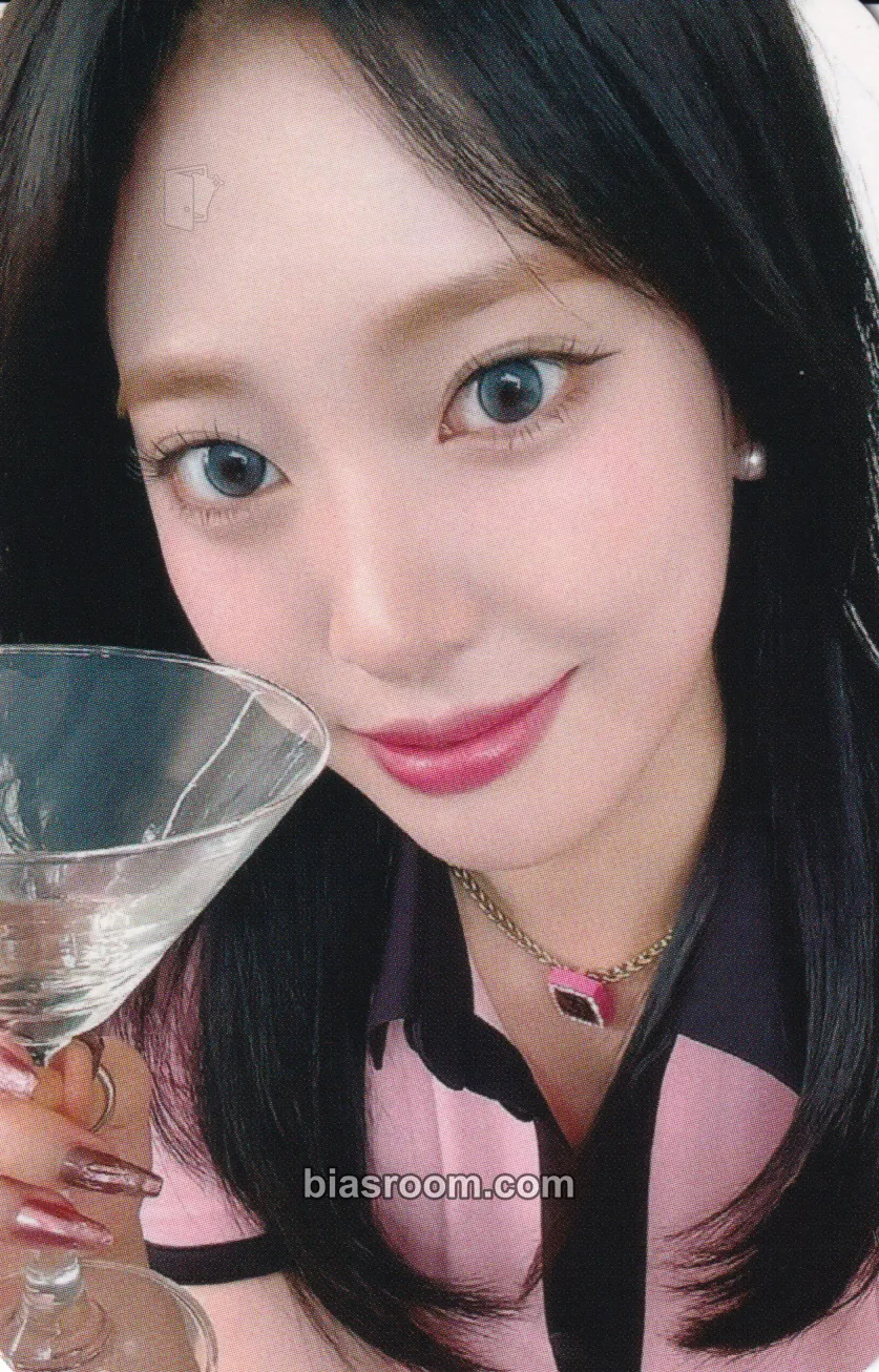 Zoa Bliss Photocard - Weeekly - Weeekly K-pop photocard