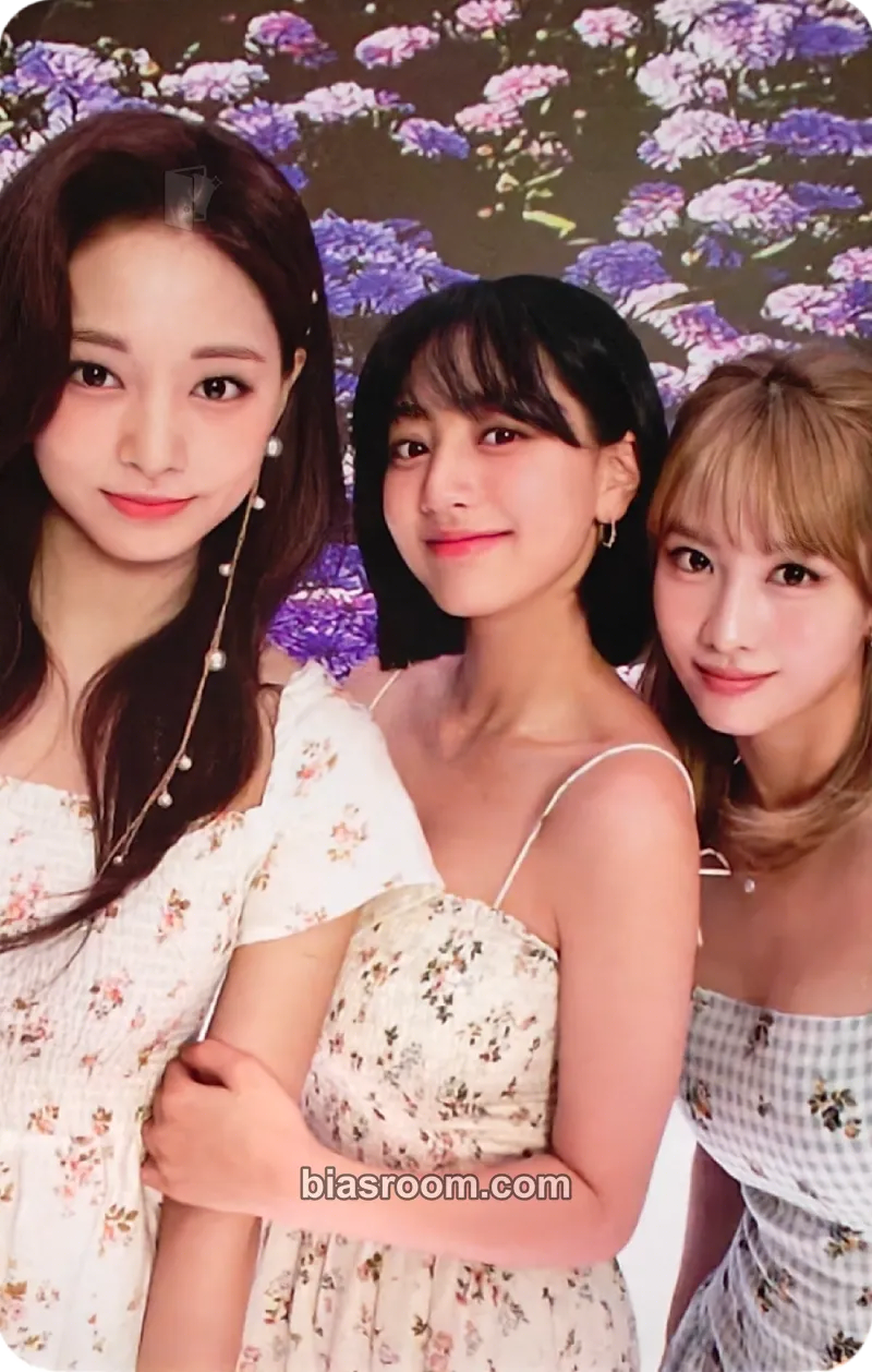 D'ICON DFESTA Twice Dispatch 10th anniversary Photocard - TWICE - TWICE K-pop photocard