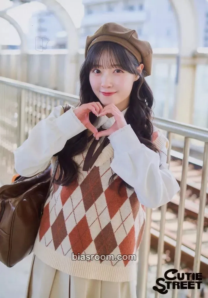 Emiru Kawamoto 5 Photo Set -Love Train Edition- Photocard - Cutie Street - Cutie Street K-pop photocard