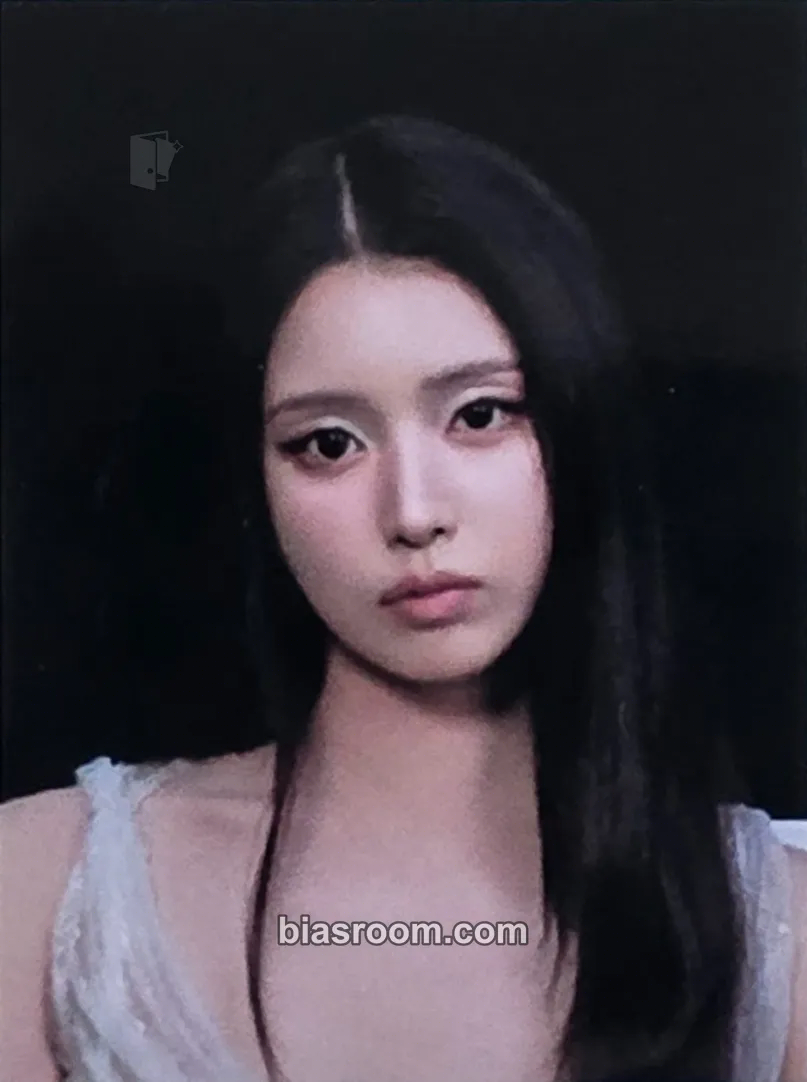 Jiwoo Heavy Serenade Photocard - NMIXX - NMIXX K-pop photocard