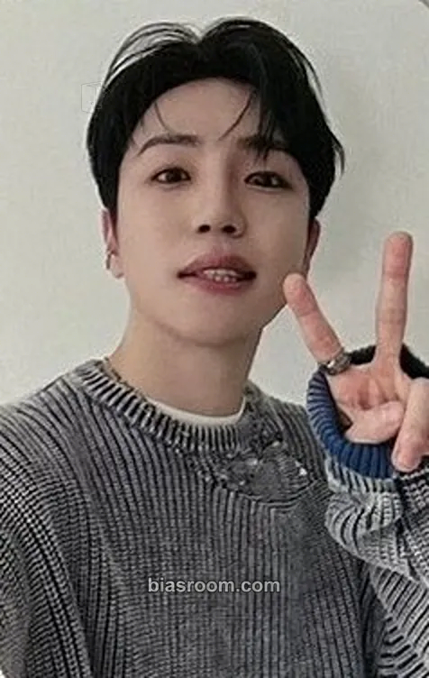 Lee Jiham A.C.E Japan Tour - Our Spring Photocard - A.C.E - A.C.E K-pop photocard
