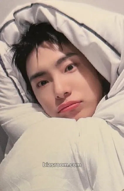 Park Junhee A.C.E 2025 SEASONS GREETINGS: A Peek Into Squad A.C.E Photocard - A.C.E - A.C.E K-pop photocard
