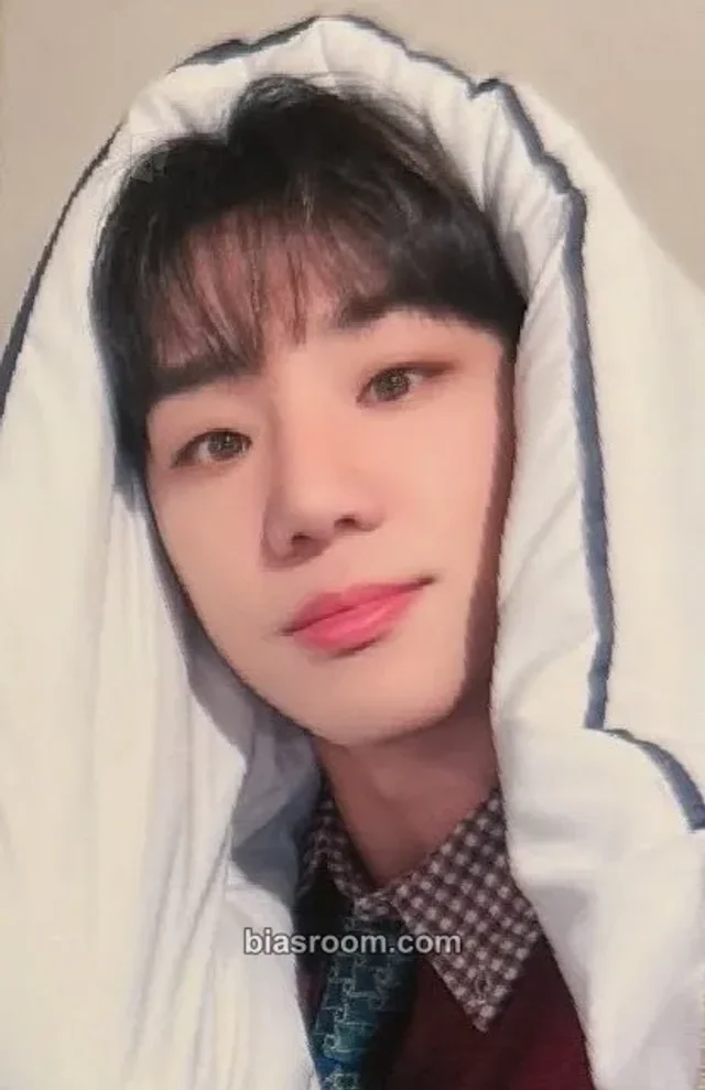 A.C.E - Kim Byeongkwan - A.C.E 2025 SEASONS GREETINGS: A Peek Into Squad A.C.E Other fansign season's greetings