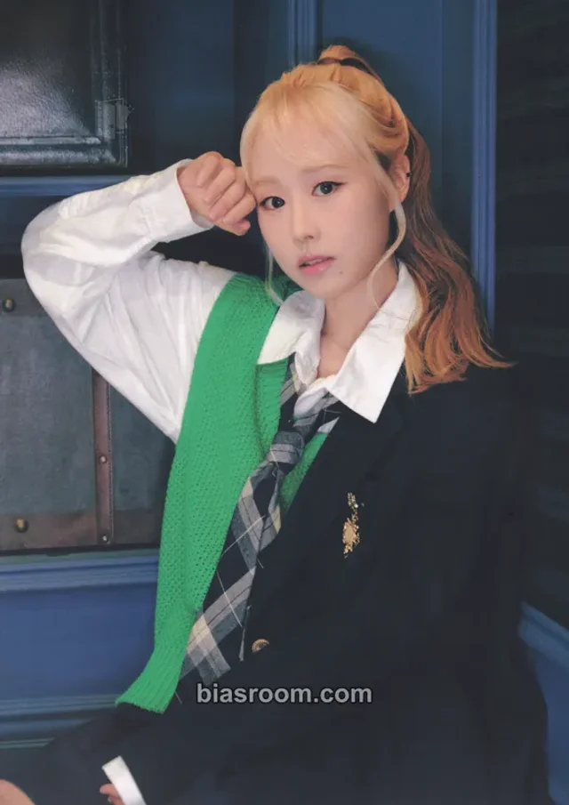 Lee Sujeong - Lee Sujeong (Baby Soul) - 2024 Season's Greetings Other mini poster season's greetings
