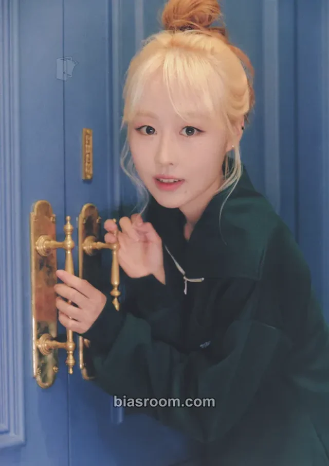 Lee Sujeong - Lee Sujeong (Baby Soul) - 2024 Season's Greetings Other mini poster season's greetings