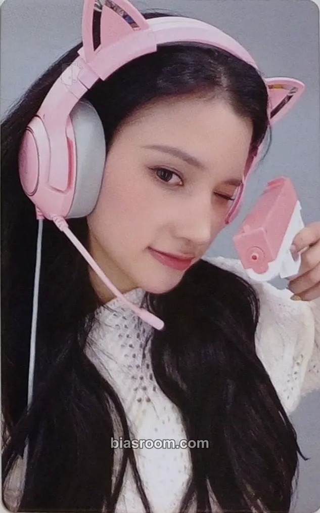 Huening Bahiyyih Crack Code Photocard - Kep1er - Kep1er K-pop photocard