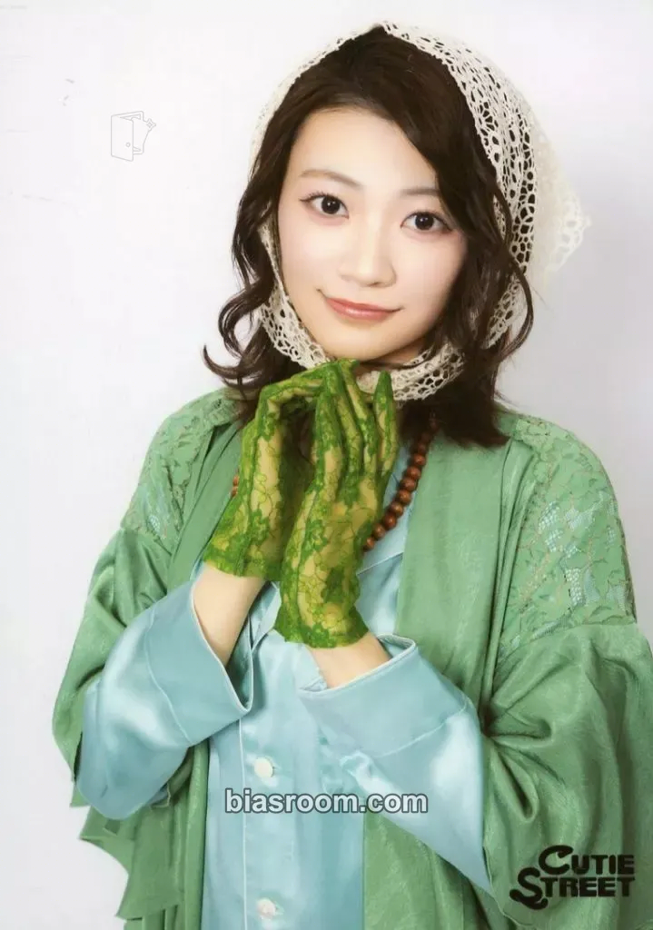 Kana Itakura 5 Photo Set -Project of the earth make-up! Edition- Photocard - Cutie Street - Cutie Street K-pop photocard
