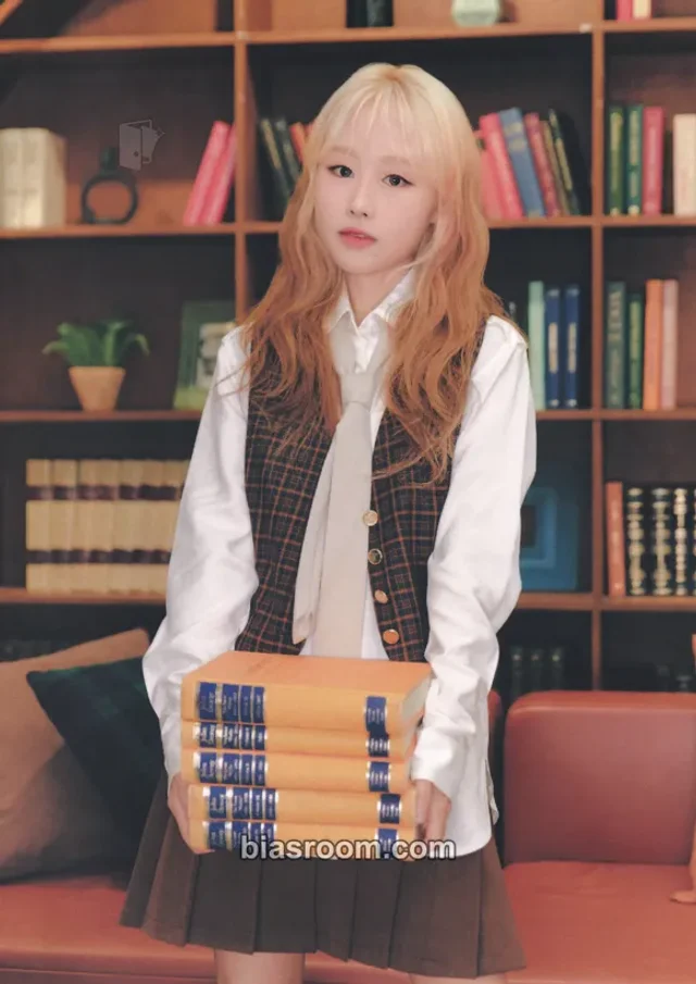 Lee Sujeong - Lee Sujeong (Baby Soul) - 2024 Season's Greetings Other mini poster season's greetings