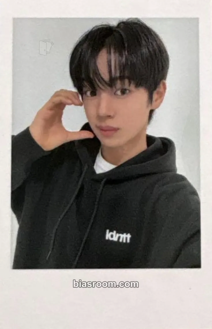 Hwang EunSoo idntt x HEIGHTS Pop-Up Store Photocard - idntt - idntt K-pop photocard
