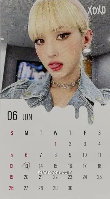 Jeon Somi XOXO Photocard - Jeon Somi K-pop photocard