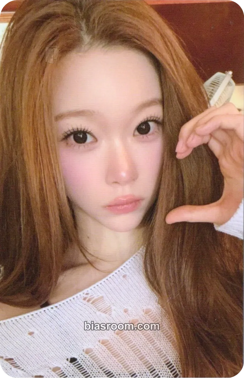 Tsuki The Collective Soul and Unconscious: Chapter Two Photocard - Billlie - Billlie K-pop photocard
