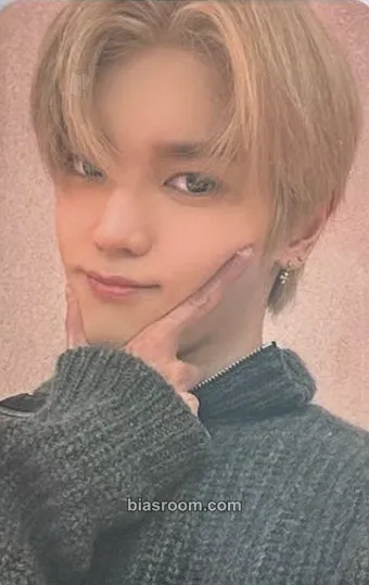 Taeyong Antique Hand Mirror Photocard - NCT - NCT K-pop photocard