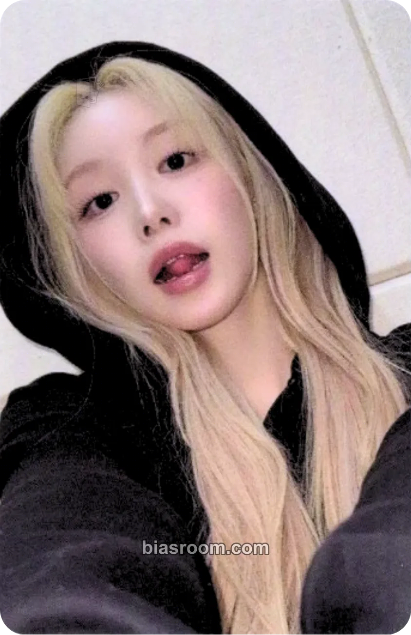 Suhyeon The Collective Soul and Unconscious: Chapter Two Photocard - Billlie - Billlie K-pop photocard