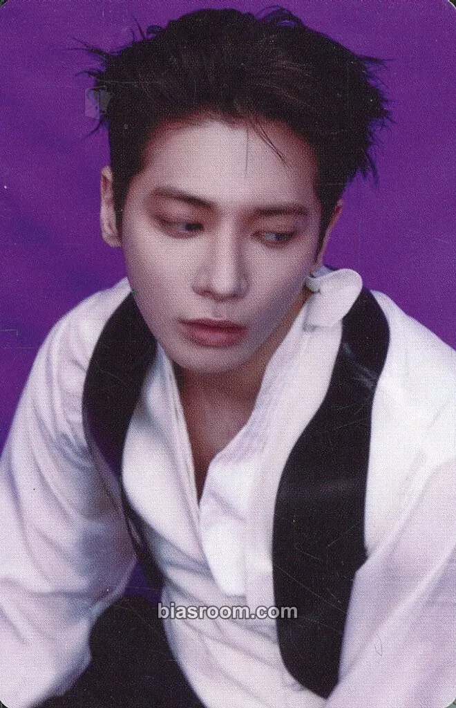 Taehyun 7TH YEAR: A Moment of Stillness in the Thorns Photocard - TOMORROW X TOGETHER - TOMORROW X TOGETHER K-pop photocard