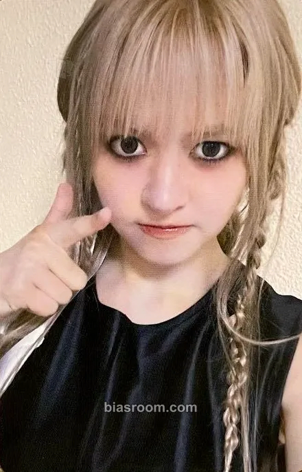 Lily Fe3O4: STICK OUT Photocard - NMIXX - NMIXX K-pop photocard