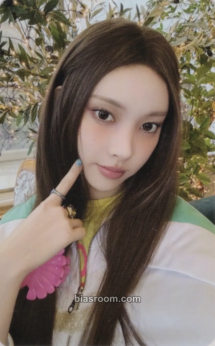 Yunah MAMIHLAPINATAPAI Photocard - ILLIT - ILLIT K-pop photocard