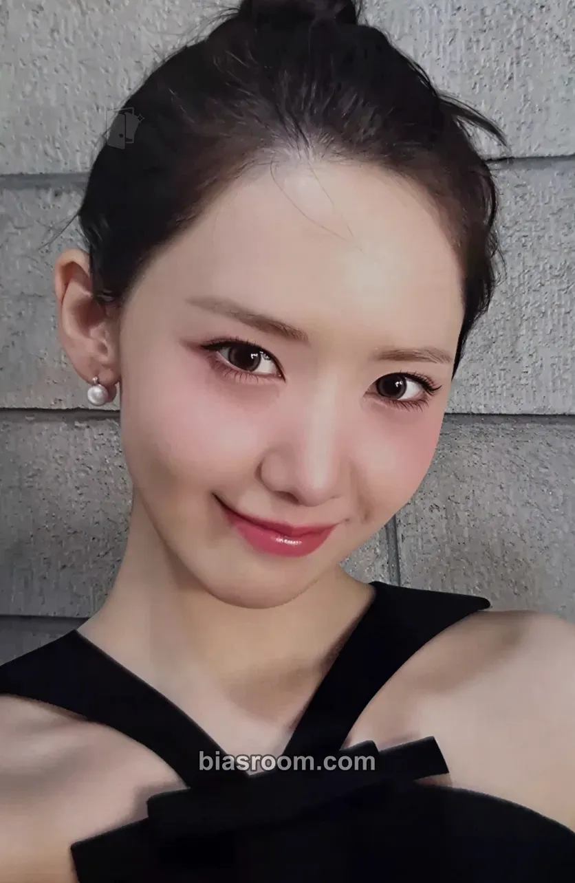 Yoona LIM YOONA 'So Wonderful Day' POP-UP Photocard - Girls' Generation - Girls' Generation K-pop photocard