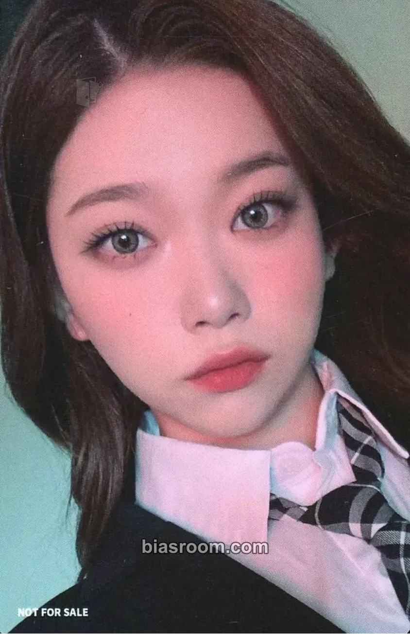 Tsuki The Billage of Perception: Chapter Two Photocard - Billlie - Billlie K-pop photocard