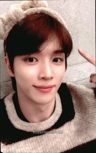 Sungchan 2023 Pink Christmas Photocard - RIIZE - RIIZE K-pop photocard