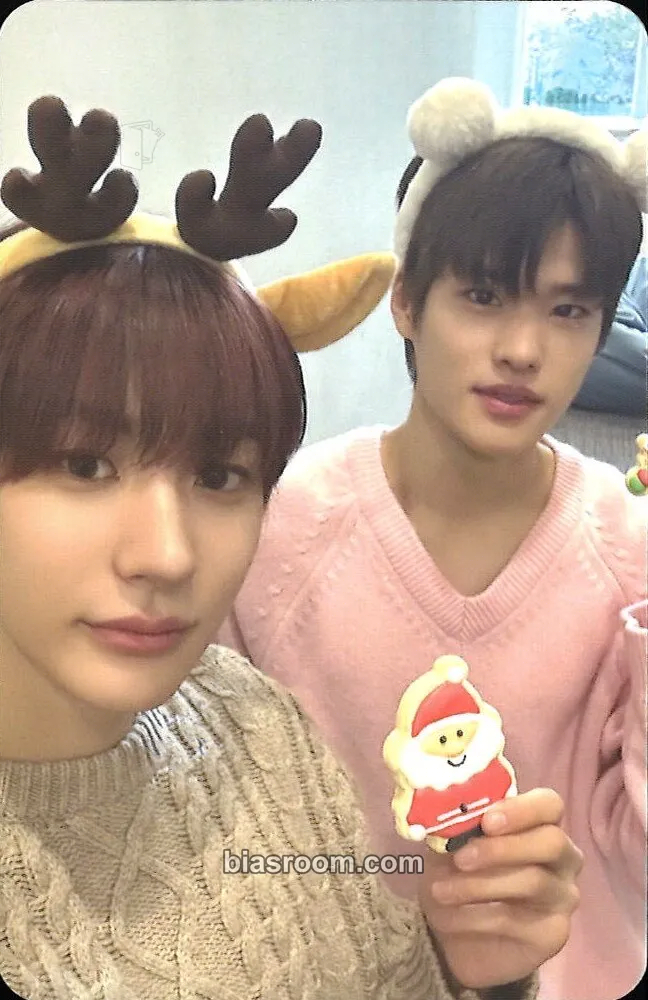 2023 Pink Christmas Photocard - RIIZE - RIIZE K-pop photocard