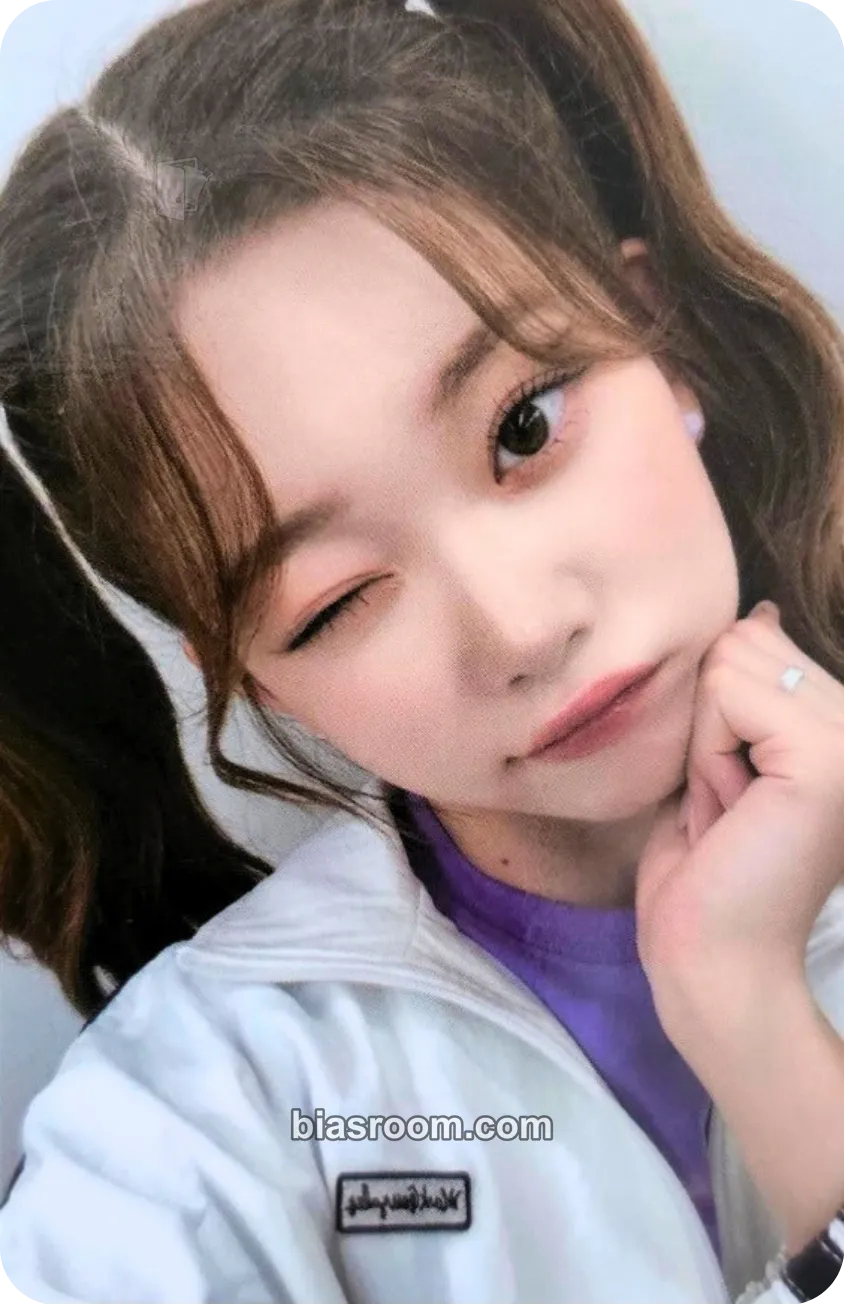 Tsuki The Billage of Perception: Chapter Three Photocard - Billlie - Billlie K-pop photocard