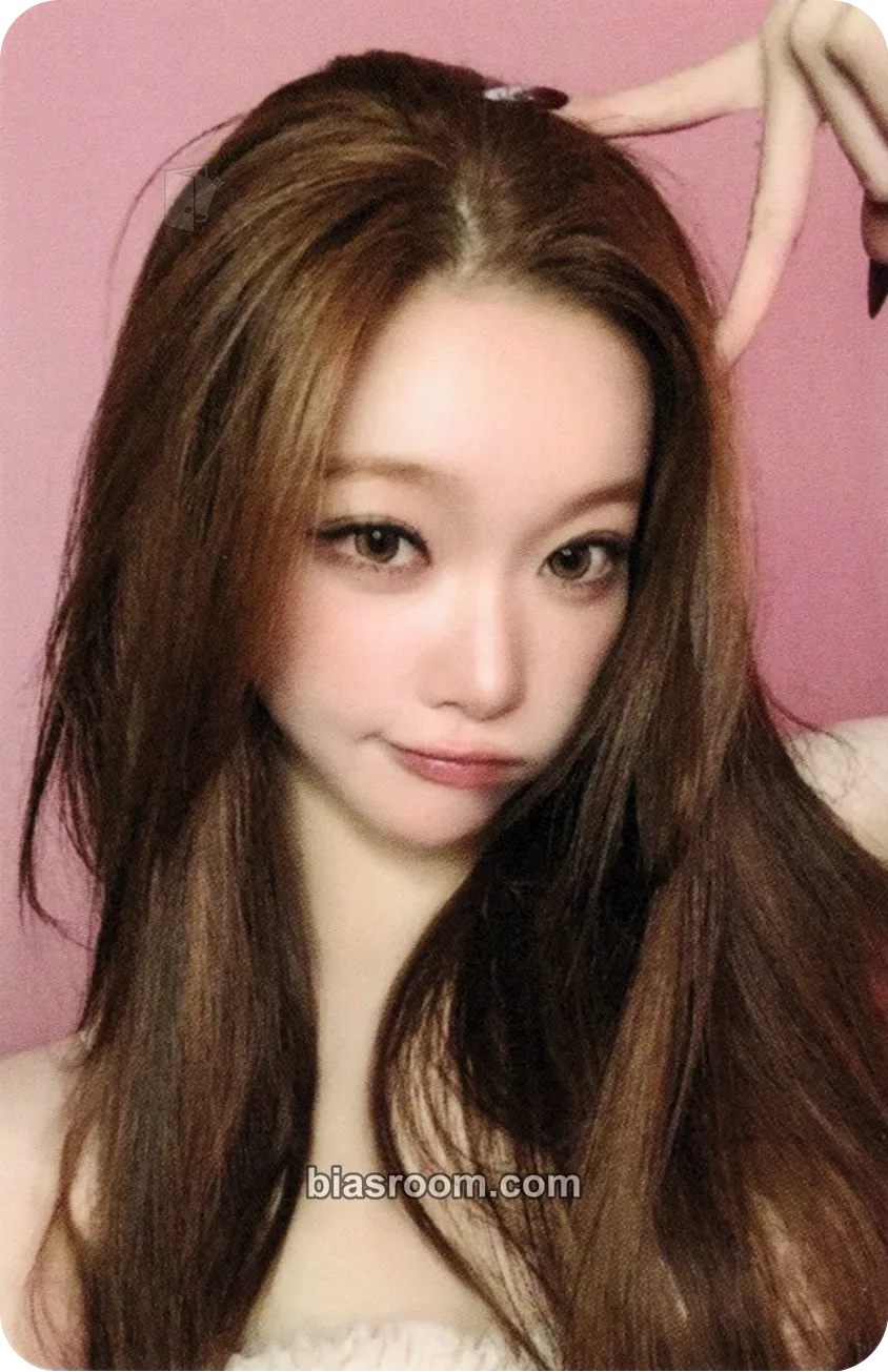 Tsuki The Collective Soul and Unconscious: Chapter Two Photocard - Billlie - Billlie K-pop photocard