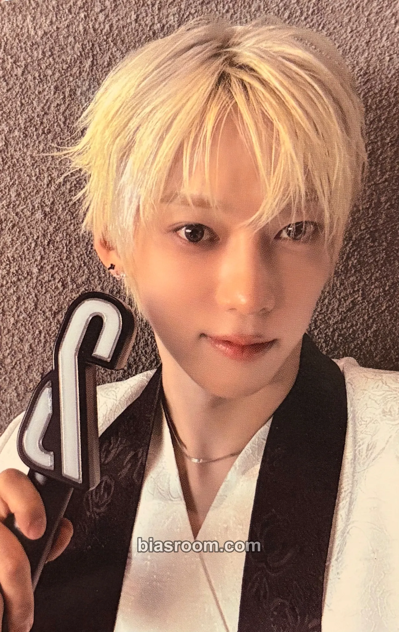 Kamden Light Stick Ver. 1 Photocard - AMPERS&ONE - AMPERS&ONE K-pop photocard