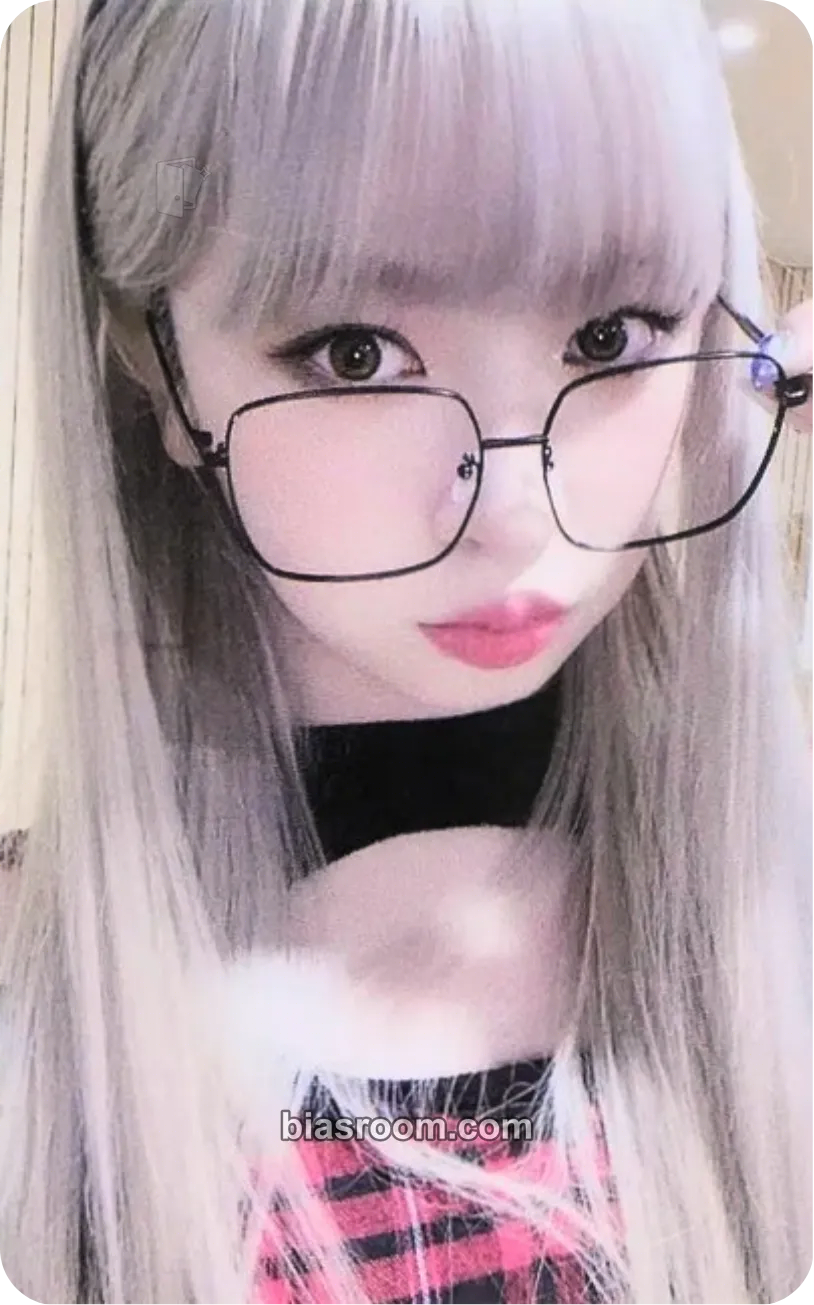 Haruna The Collective Soul and Unconscious: Chapter One Photocard - Billlie - Billlie K-pop photocard