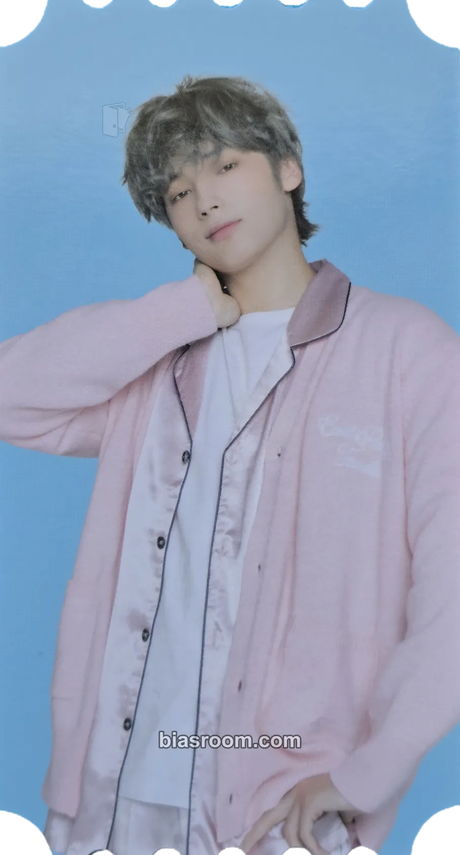 Huening Kai Japan Café Photocard - TOMORROW X TOGETHER - TOMORROW X TOGETHER K-pop photocard