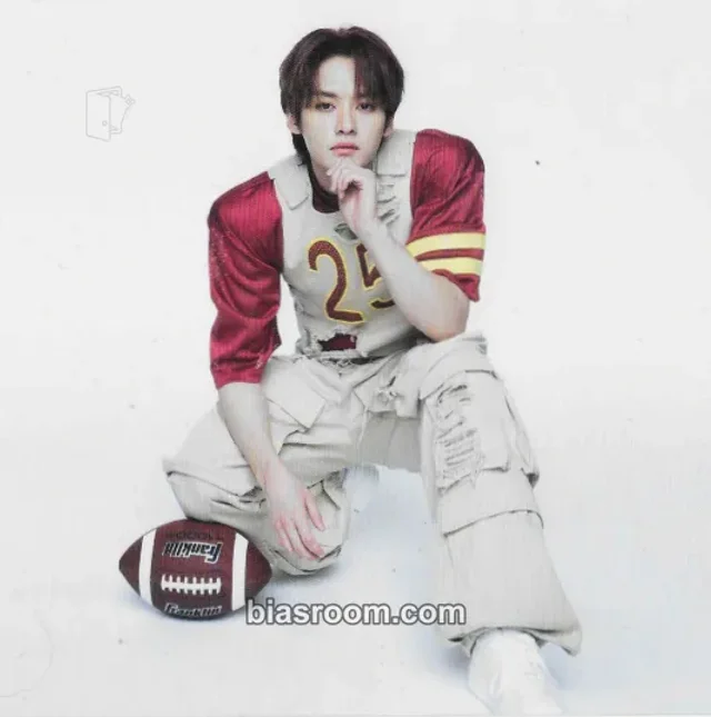 Stray Kids - Lee Know - Social Path Album album inclusion jpfc (japan fanclub) square photo photo set