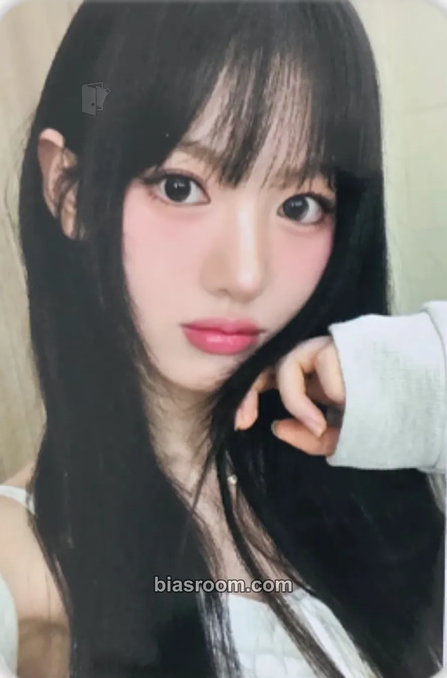 Sui UNCUT GEM Photocard - KiiiKiii - KiiiKiii K-pop photocard