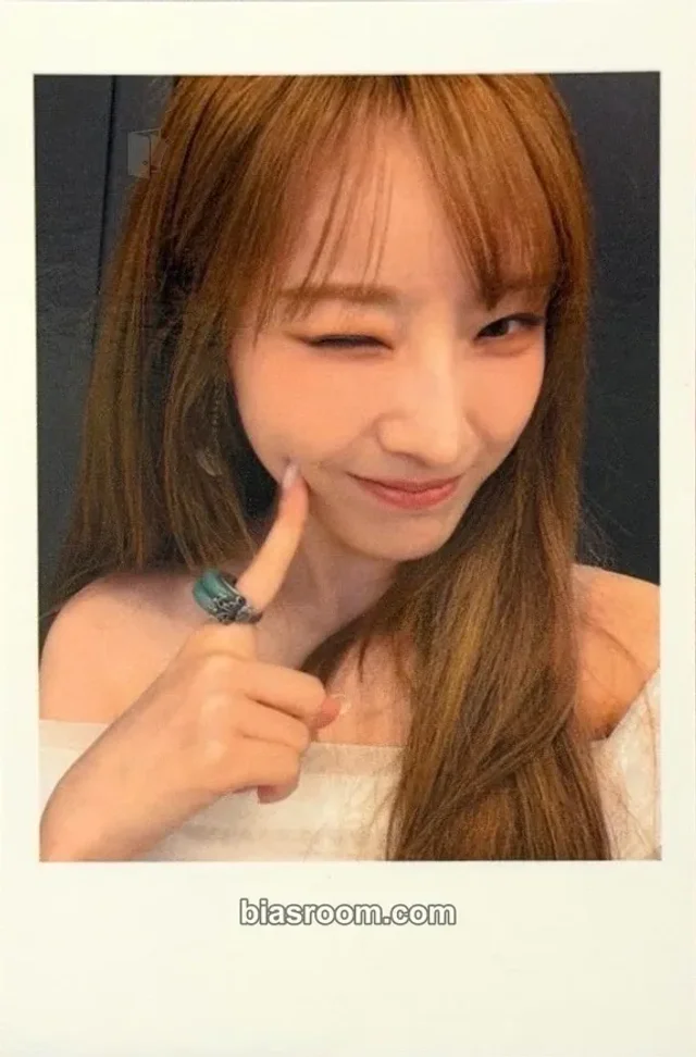 ARTMS - HaSeul - 2026 Season's Greetings: The Five Muses of Hanok Other polaroid musicplant (music plant) fansign season's greetings