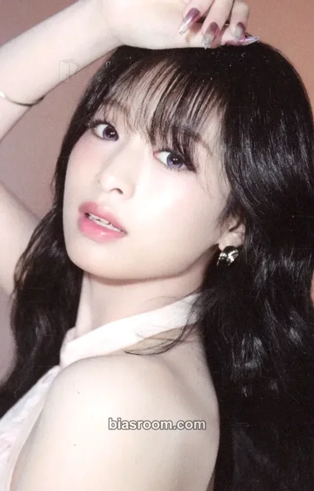 BABYMONSTER - Ahyeon - Choom Album keyring version photocard set